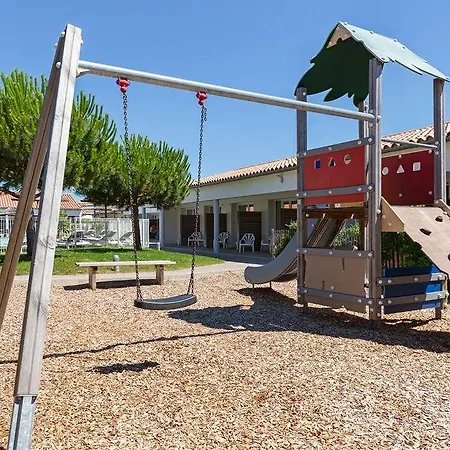 Отель Petit Dej Ille De Re